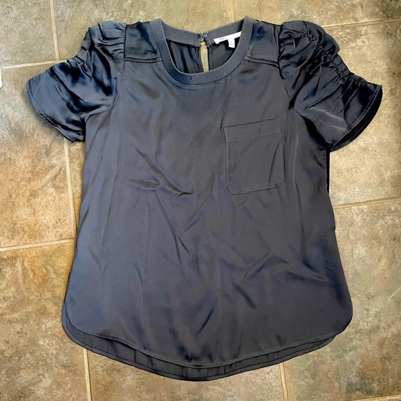 NWT grey T-shirt Nordstroms Rack size xs - Picture 2 of 10